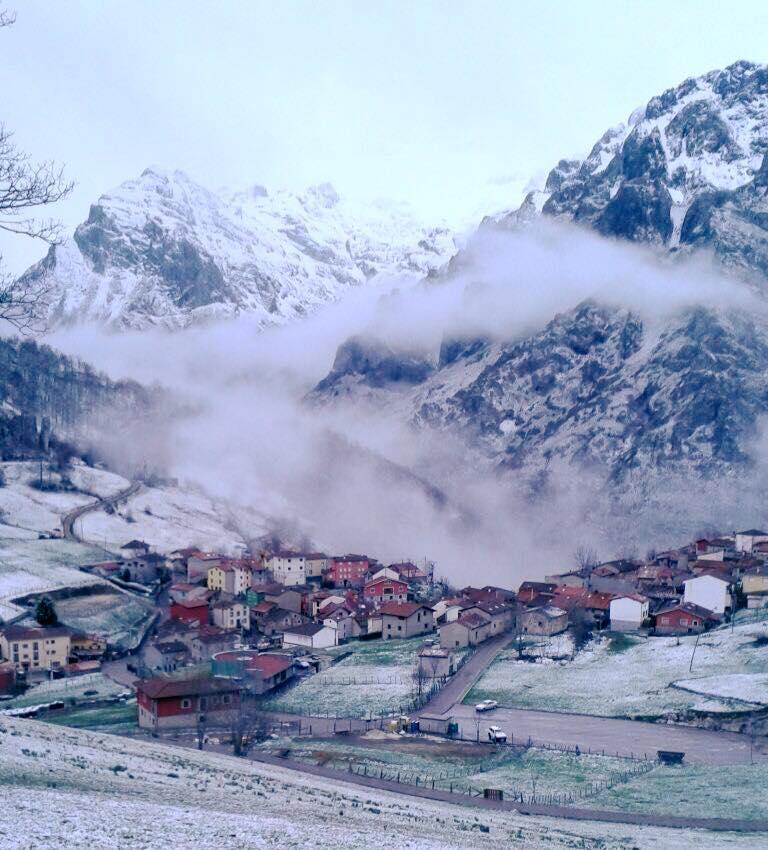 Hotel Rural Pena Castil Sotres Buitenkant foto
