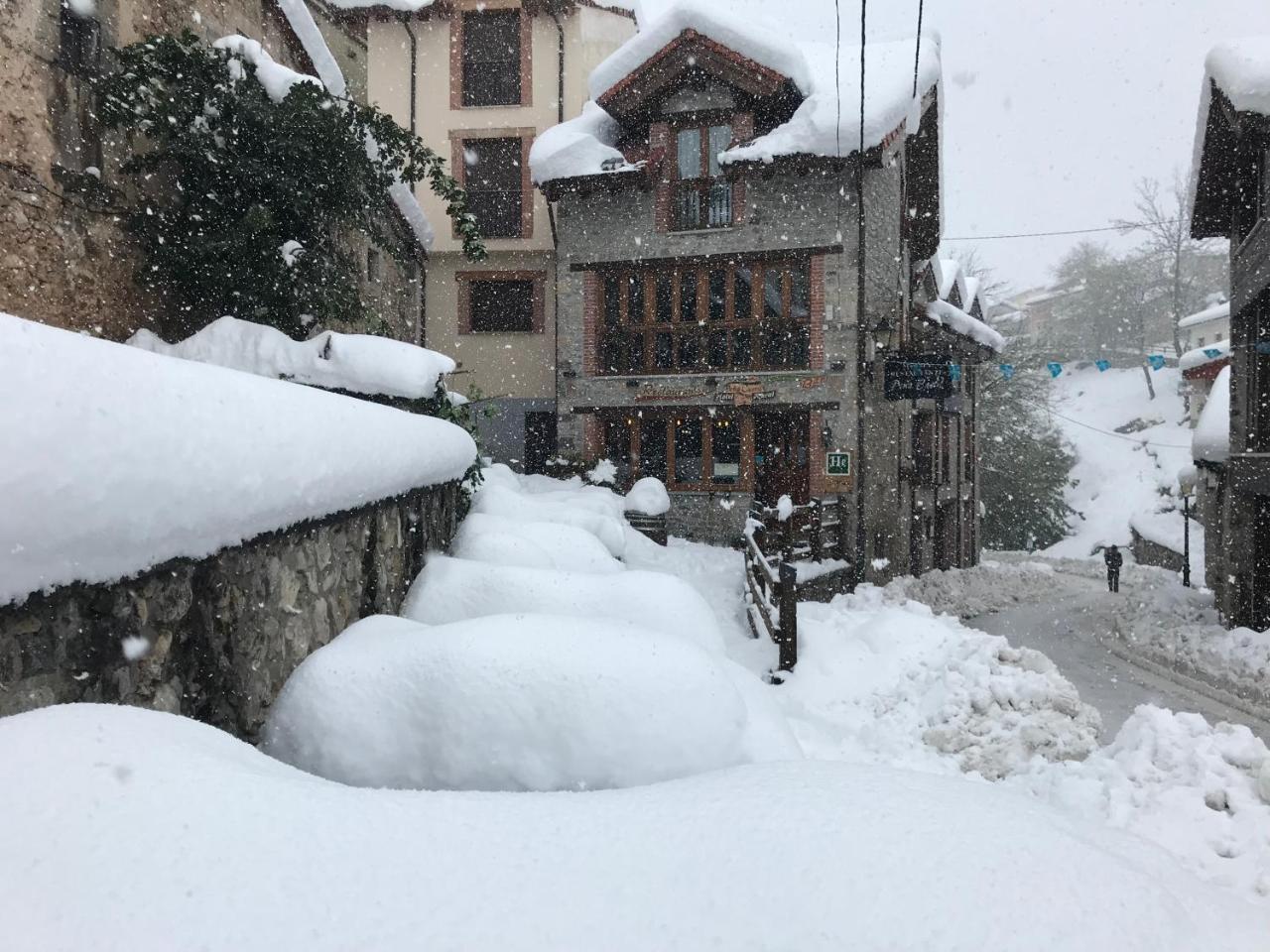Hotel Rural Pena Castil Sotres Buitenkant foto