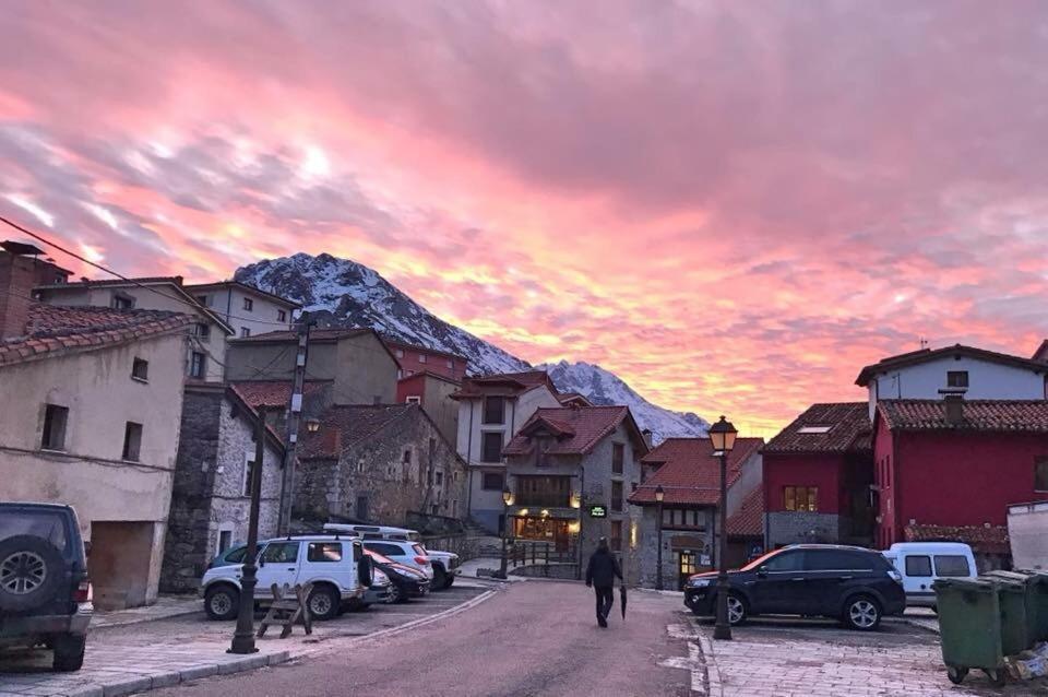 Hotel Rural Pena Castil Sotres Buitenkant foto